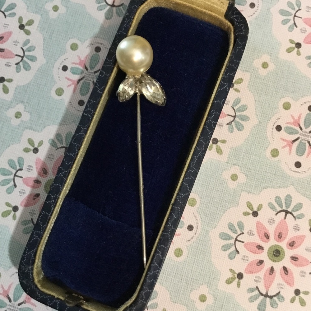 1950’s Retro Pearl Crystal Hat Pin